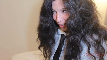 Quick fuck with school girl before her parents get home