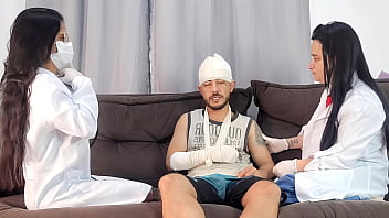 Sortudo tem duas enfermeiras que faz um tratamento diferente