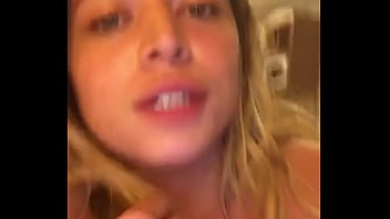 Putinha de 19 anos não tem ninguém para fuder