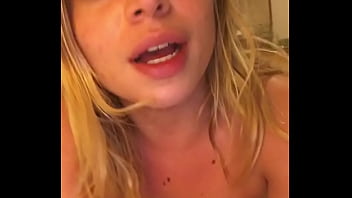 Putinha de 19 anos não tem ninguém para fuder