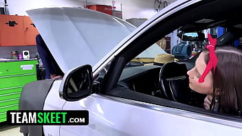 The mechanic’s tiny assistant