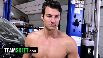 The mechanic’s tiny assistant