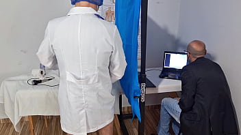 Esposa entrou para ultrassom e saiu grávida pelo doutor