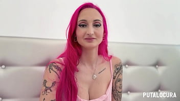 Putalocura torbe se corre en el coño de la hermosa tetona victoria arias