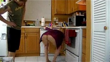 Who is she quien es ella