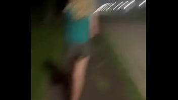 Uma provocadinha básica no passeio a noite pelas rua de curitiba com femeazinhacd