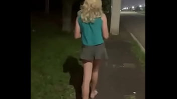 Uma provocadinha básica no passeio a noite pelas rua de curitiba com femeazinhacd