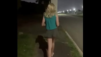 Uma provocadinha básica no passeio a noite pelas rua de curitiba com femeazinhacd