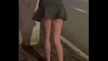 Uma provocadinha básica no passeio a noite pelas rua de curitiba com femeazinhacd