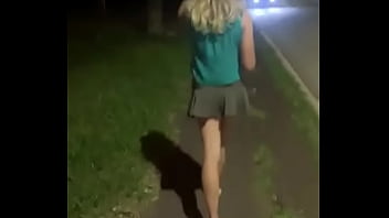 Uma provocadinha básica no passeio a noite pelas rua de curitiba com femeazinhacd
