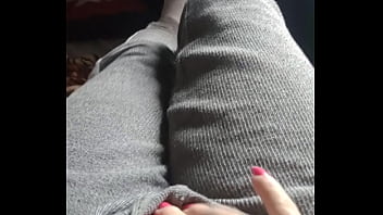 Acordando com muito tesão e doida para gozar