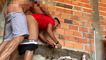 Pedreiro Dotado Gozou Dentro Do Meu Rabo thumbnail