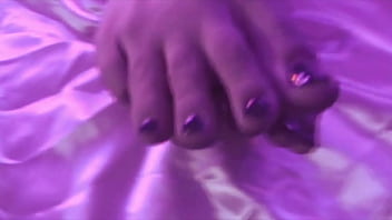 Just focus on my wrinkled soles and long toes dirty version