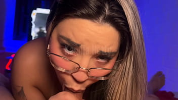 Deixei ele gozar na minha cara