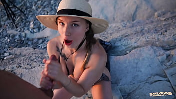 No barriers to love a young couple wants public sex and fucks right on the beach