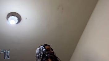 Mostrando como se trata homem lixo