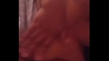 Me mojo mientras le mando video a mi enamorado