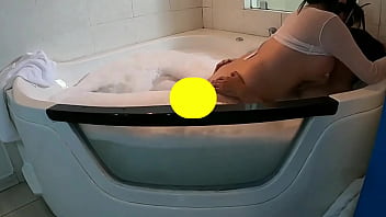 Madura venezolana sigue follándose vírgenes