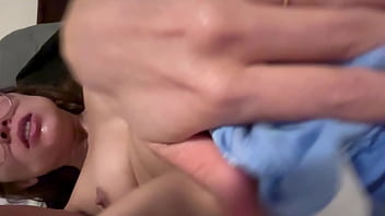 Mexicana caliente le envia rico video a su primo modelandole su calzoncito