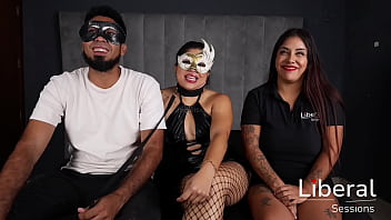 Cornudo Sumiso Entrega A Su Hotwife A 3 Hombres thumbnail