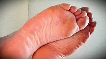 Feet vids i sent as a virgin