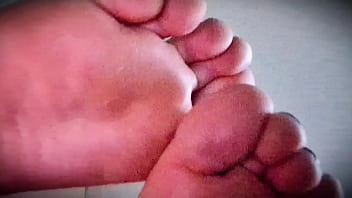 Feet vids i sent as a virgin