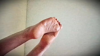 Feet vids i sent as a virgin