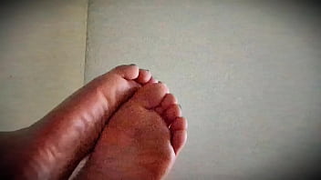 Feet vids i sent as a virgin