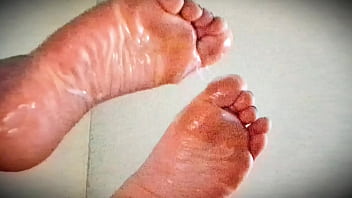 Feet vids i sent as a virgin