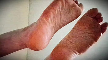 Feet vids i sent as a virgin