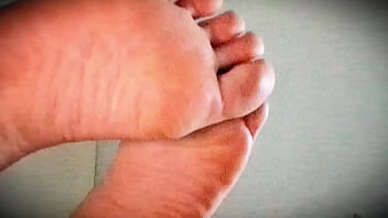 Feet vids i sent as a virgin