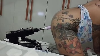 Paty angel solo brincando com o cuzinho no pinto mecânico