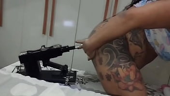 Paty angel solo brincando com o cuzinho no pinto mecânico