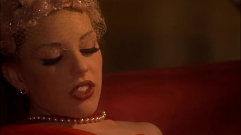 Amber leigh and rebecca jessop get wet for a double ended dong