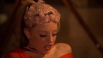 Amber leigh and rebecca jessop get wet for a double ended dong