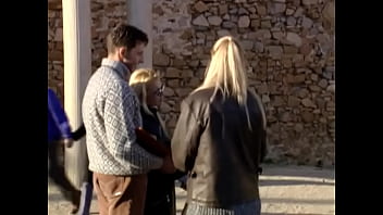 Cassandra and monique take an artist home to have a threesome