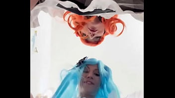 Avec daphnee lecerf on vous montre nos popotins