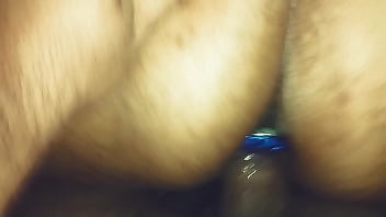 Morena es follada mientras tiene dildo en el culo esperando su rico anal