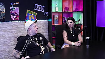 Quando duas gostosas safadas se encontram com seus cornos da essa resenha gostosa bruna carlos e monica lima conta tudo sobre como plantar dois pares de chifres em seus maridos completo no red