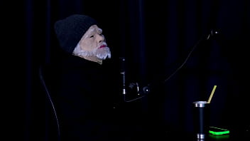 Morena gostosa faz stripper mostra os lindos peitos depois de falar que não gosta da exposição e sobre ficar com famoso tifany rocha swing cast watch sheer red