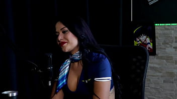 Morena gostosa faz stripper mostra os lindos peitos depois de falar que não gosta da exposição e sobre ficar com famoso tifany rocha swing cast watch sheer red