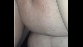 Safada branquinha sendo chupada de quatro bem gostoso