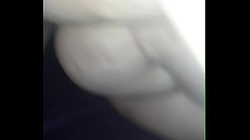 Safada branquinha sendo chupada de quatro bem gostoso