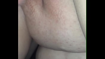 Safada branquinha sendo chupada de quatro bem gostoso