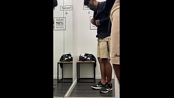 Pauzudo Trocando De Roupa No Provador thumbnail