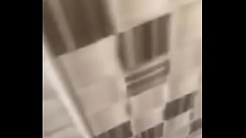 Gostosa sendo comida