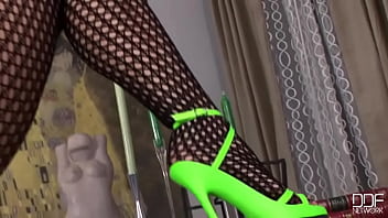 Stunning green pumps and puntang