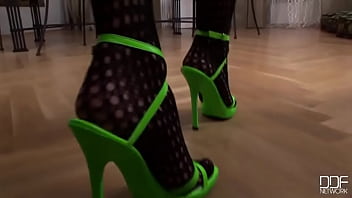Stunning green pumps and puntang