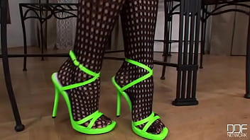 Stunning green pumps and puntang