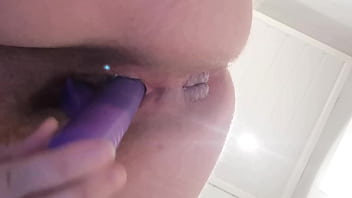 Dildo in nasser pussy